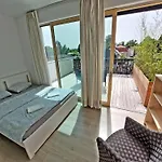 Sunny Terraces Rose Valley, Bed & Breakfast Lubiana