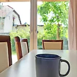 Sunny Terraces Rose Valley, Bed & Breakfast Lubiana
