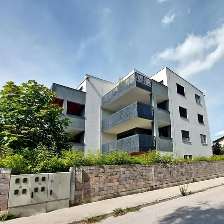 Sunny Terraces Rose Valley, 3* Lubiana