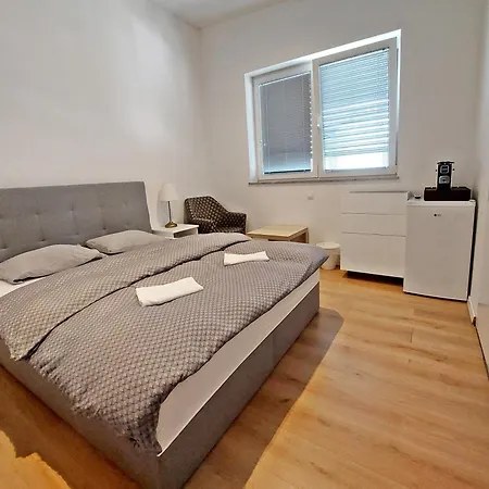 Sunny Terraces Rose Valley, 3* לובליאנה