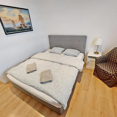 Sunny Terraces Rose Valley,