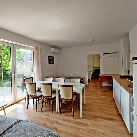 Sunny Terraces Rose Valley, 3* לובליאנה