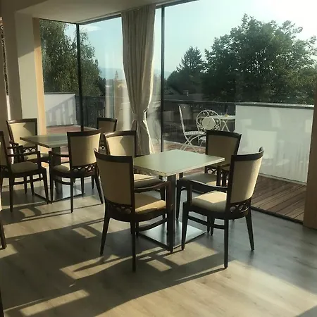 Sunny Terraces Rose Valley, לינה וארוחת בוקר לובליאנה