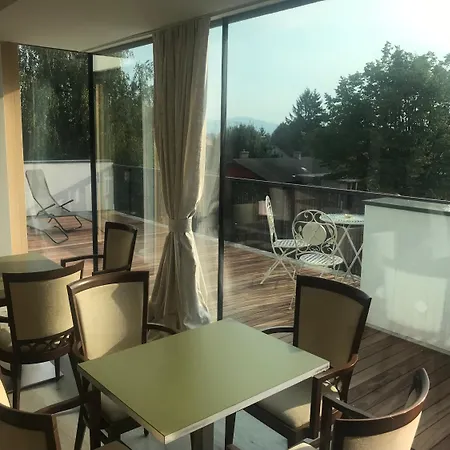 Sunny Terraces Rose Valley, לינה וארוחת בוקר