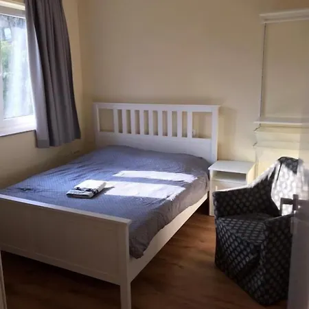 לינה וארוחת בוקר Sunny Terraces Rose Valley, לובליאנה