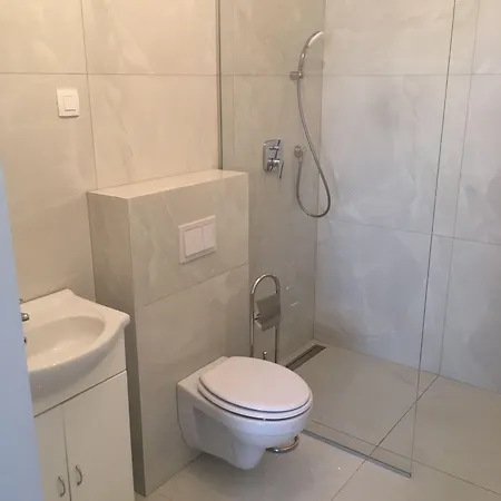 Sunny Terraces Rose Valley, לינה וארוחת בוקר 3*