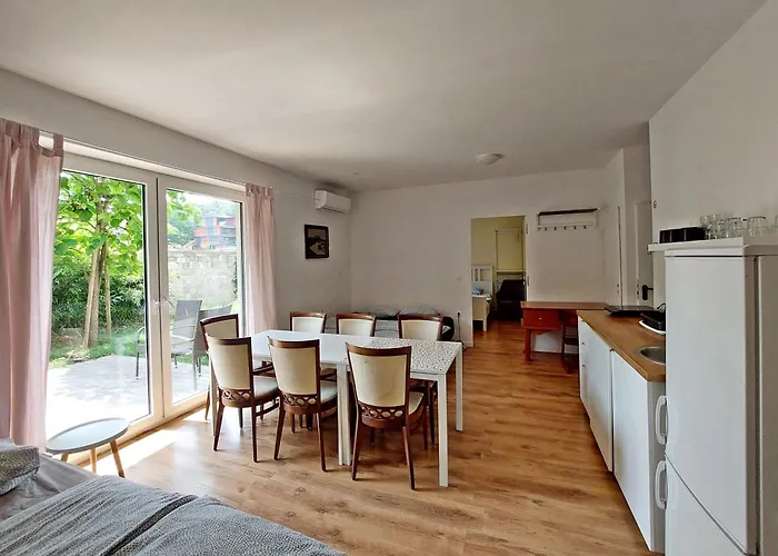 Sunny Terraces Rose Valley, 3* Ljubljana